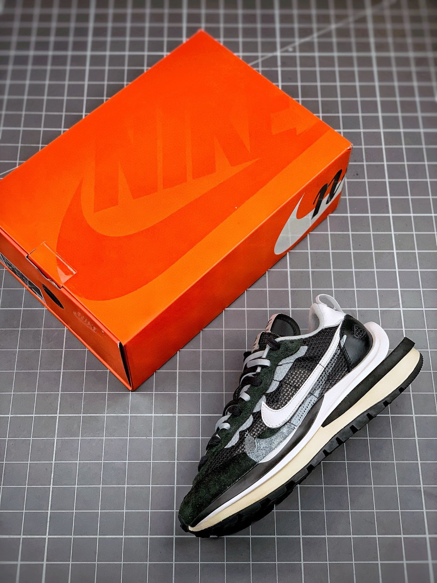 Sacai Vaporwaffle Black White