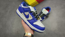 Load and play video in Gallery viewer, SB Dunk X Supreme Stars Hyper Royal (2021)
